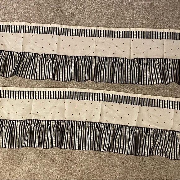 Vintage 80s Strawberry Ruffled Skirt Tier Valance/Curtains Decor Cottage Rustic - Picture 4 of 6